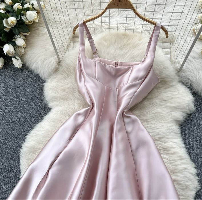 Продам новое платье