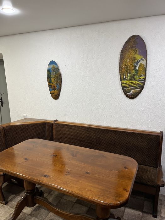 Срочно продаю угловой диван и стол