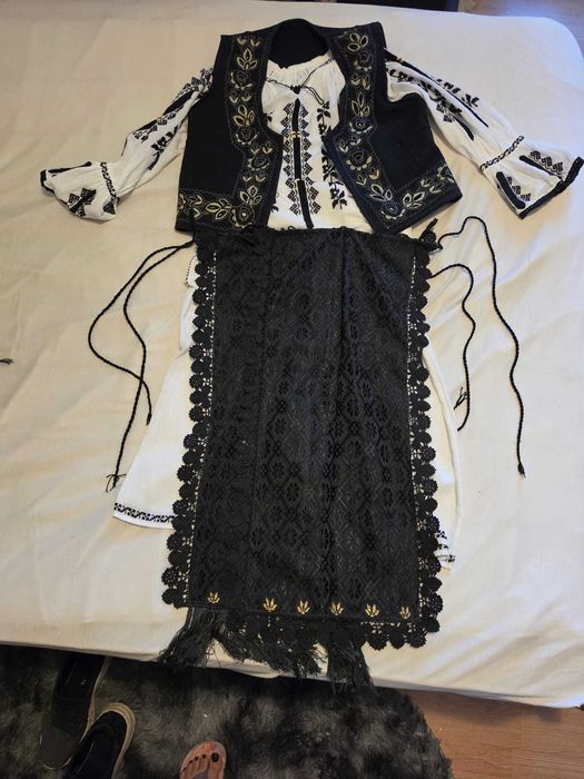 Costum popular femeiesc Mărginimea Sibiului / Ardeal