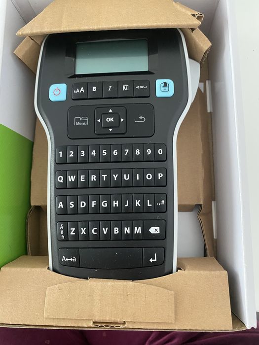 Imprimanta de etichete autoadezive Dymo + 4 banda D1