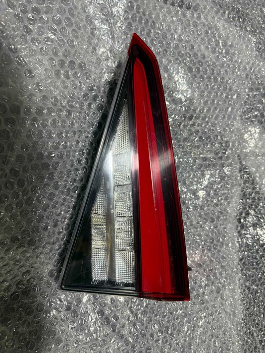 Правый фонарь (стоп-сигнал) крышки багажника Skoda Kodiaq