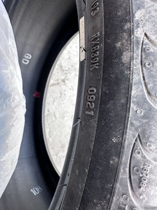Pirelli Powergy 255/35/20 DOT0921