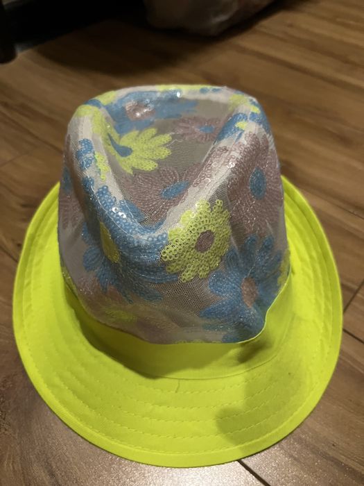 Продам детские шапки и шляпы