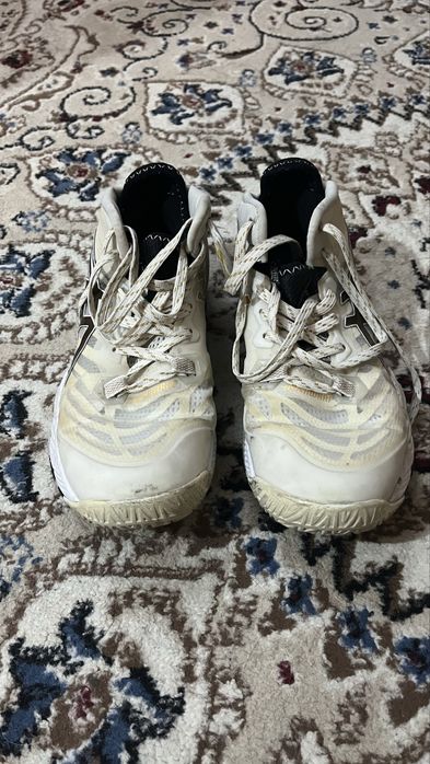 Кроссовки асикс