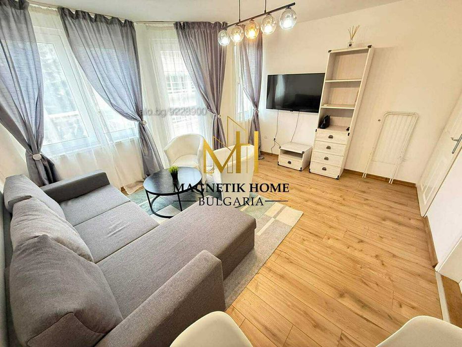 Разкошен двустаен апартамент с отделна кухня до у-ще ”Иван Вазов”