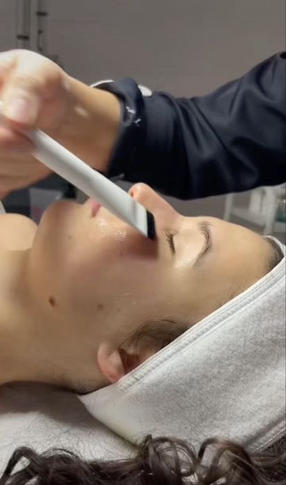 Tratament facial de curatare in profunzime si hidratare