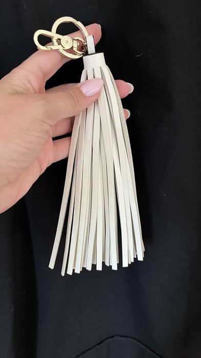 Оригинален ключодържател кожен пискюл Karen Millen