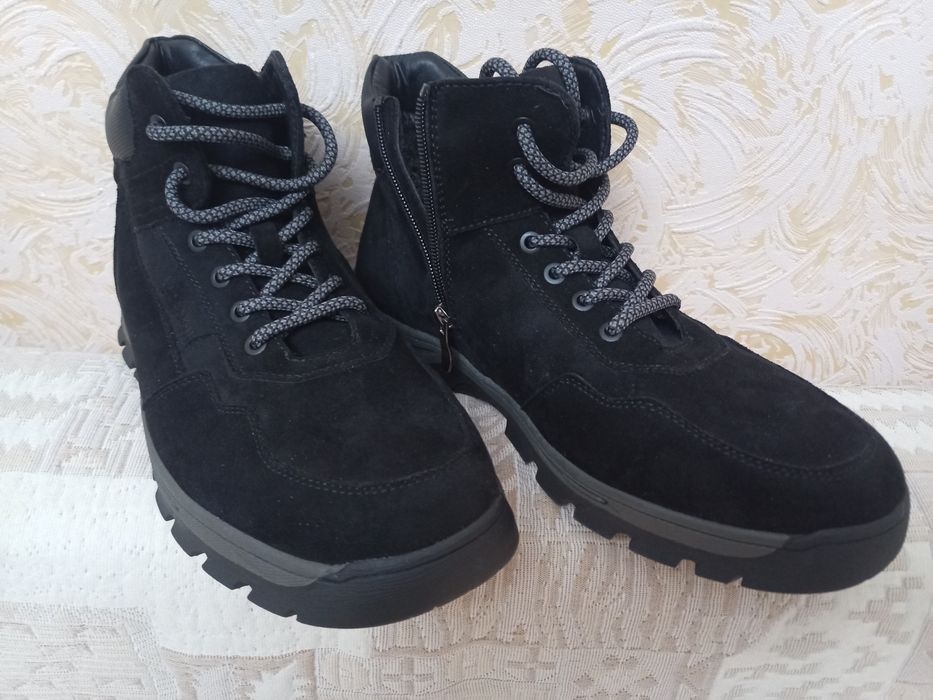 Новые зимние ботинки