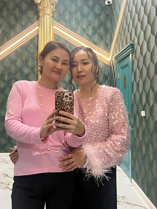 кофта с перьями одела один раз