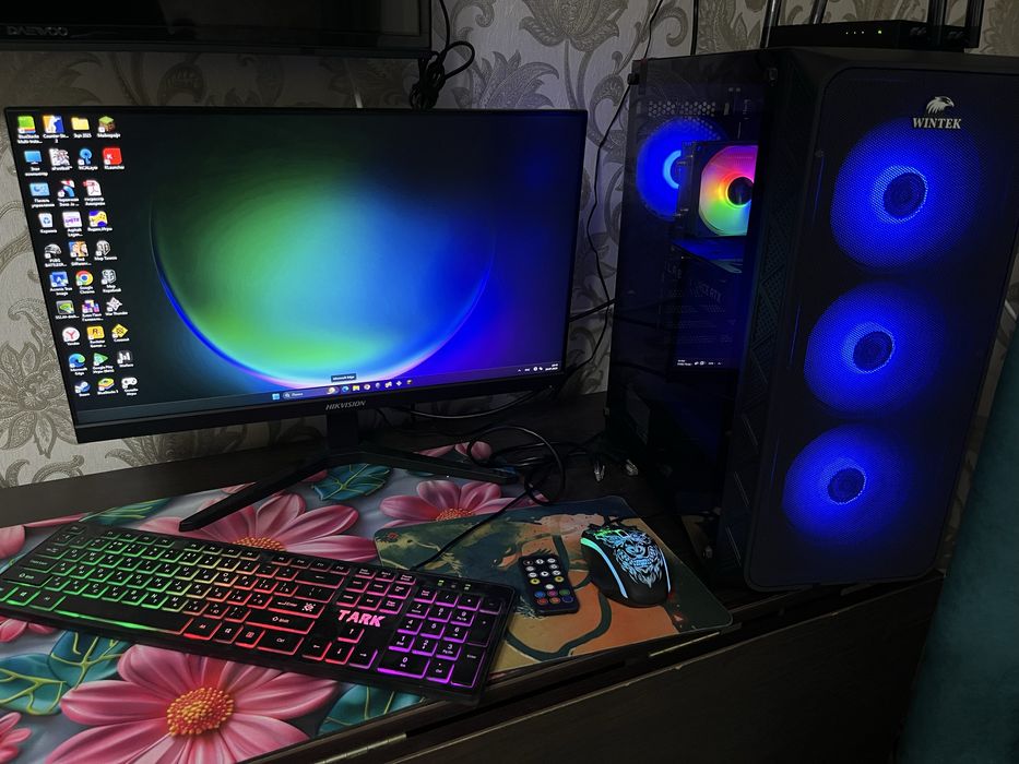 Монитор + Клавиатура НОВЫЙ