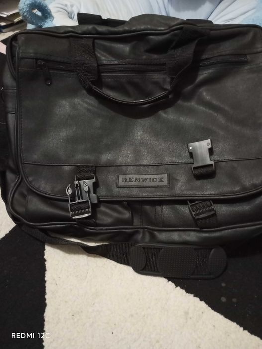 Мъжка кожена чанта актуален модел.