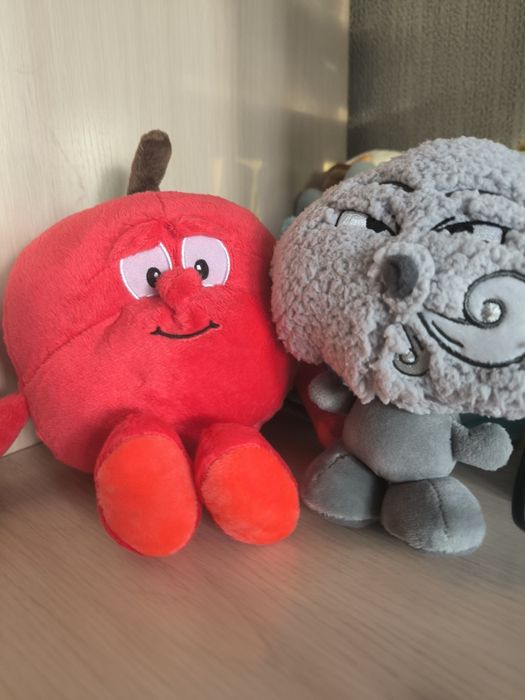 Продам 2 мягких игрушки за 1500
