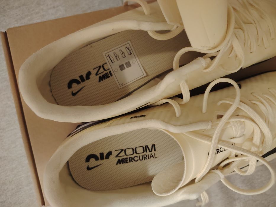 Нови стоножки NIKE air zoom vapor 15