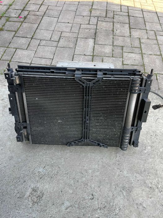 Vand set radiatoare cu electroventilatie . Peugeot 3008  II MOTOR 2 Litri