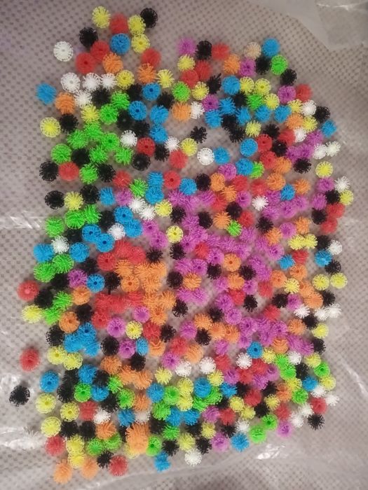 Конструктор репейник 400 деталей