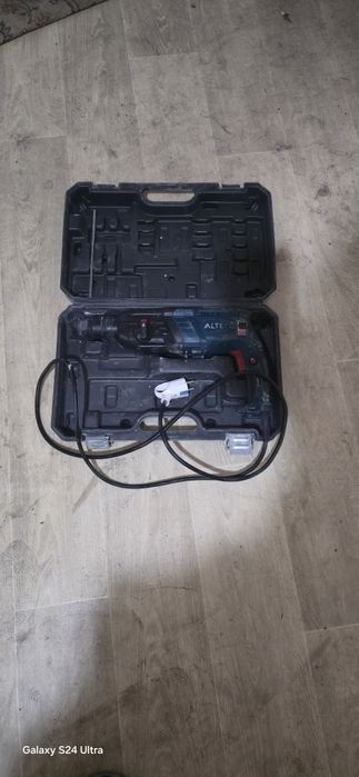 Продаются электроинструменты.