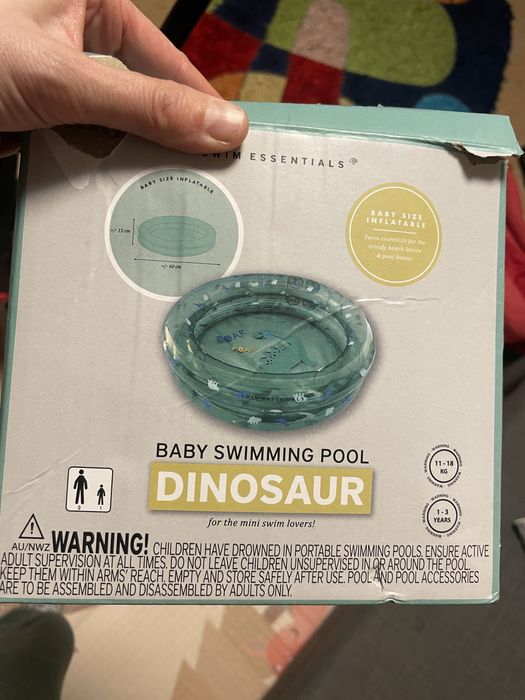 Слънчеви очила, пояс, шапка и басейн за дете до 1 година