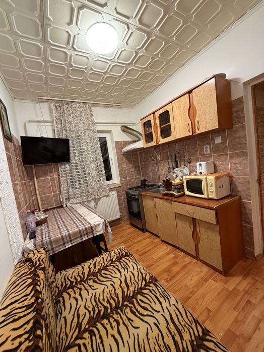 Vând apartament 3 camere