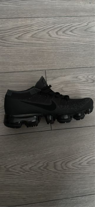 Adidasi noi nike