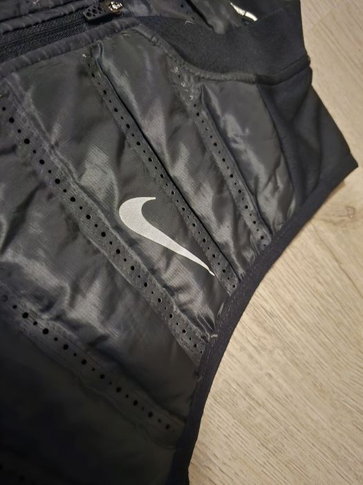 Nike елек пухен дамски S размер