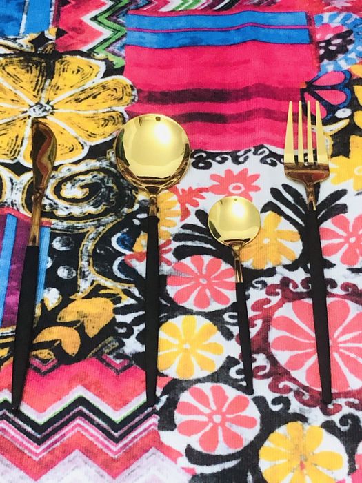 NOU - Set tacâmuri 24 piese, stil portughez, auriu-negru