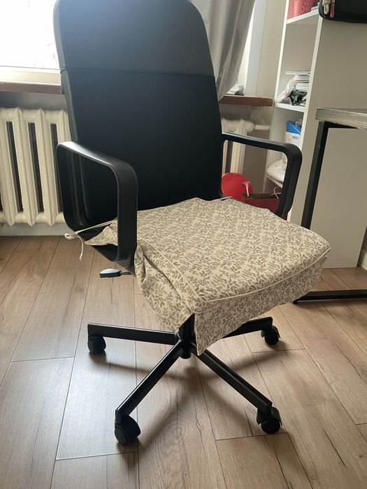 Стол+кресло в хорошем состоянии