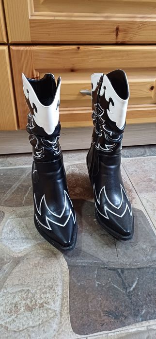 Дамски ботуши, номер 36