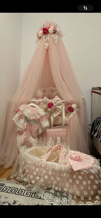 Vând Pătuț /balansoar și lenjerie