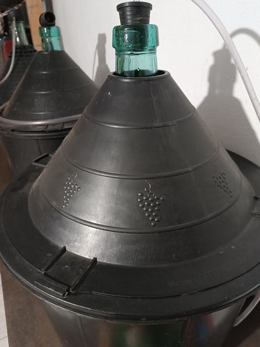 Damigeană cu coș de 50 litri!!!