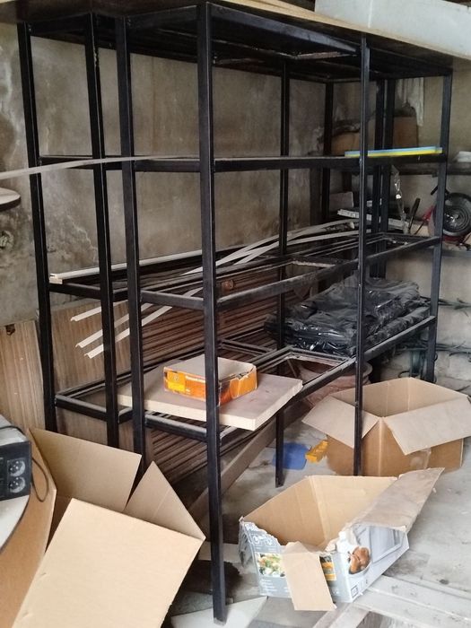 Стеллажи 1 угловой 2 стеновой