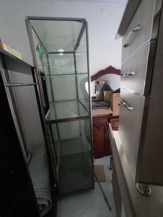 Vitrina xolodilnik,keshbek kompyuter,tarozi,maniken,podstavka sotiladi