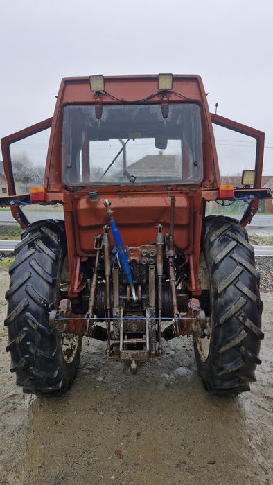 Vând tractat fiat 780