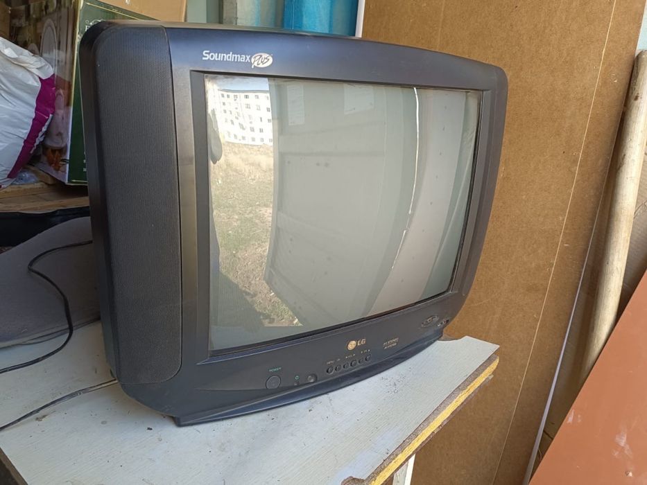 телевизор LG современным дисплеем