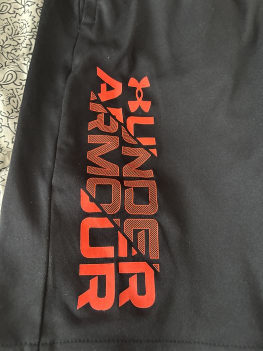 Panraloni scurti under armour pentru copii