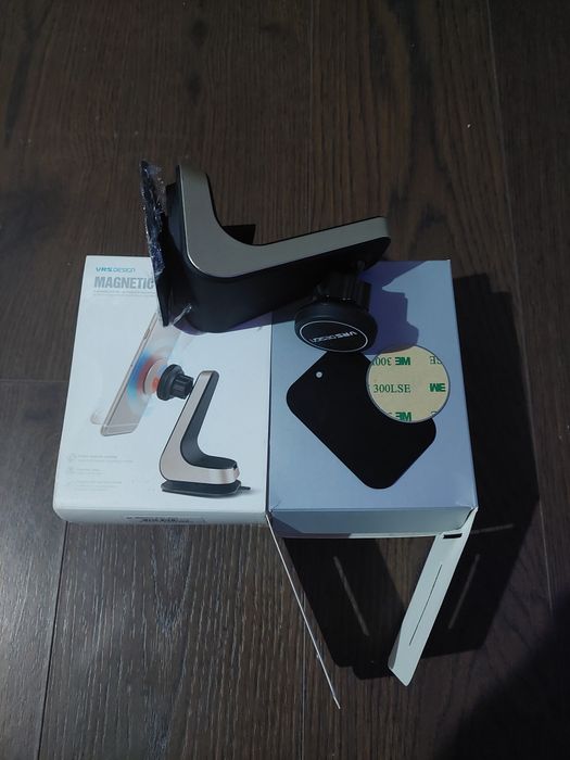 Supot telefon magnetic. 40 lei FIX
