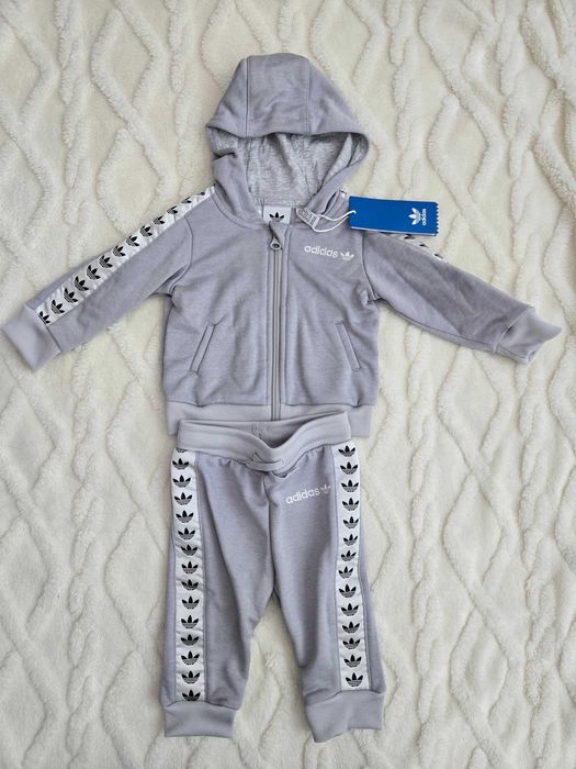 Бебешки екип Adidas - нов