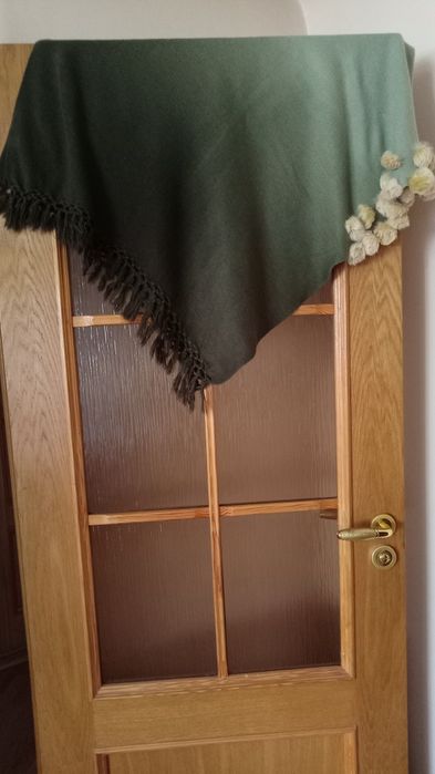 Палантин с бубонами. Шерсть