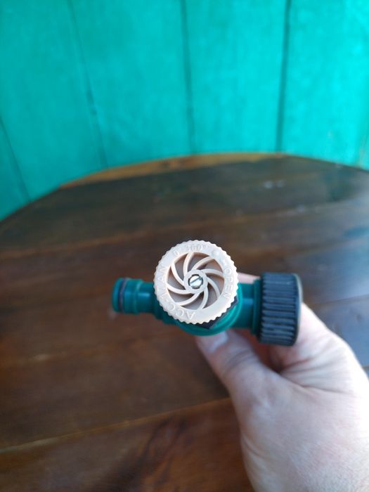 Продам разбрызгиватель для огорода