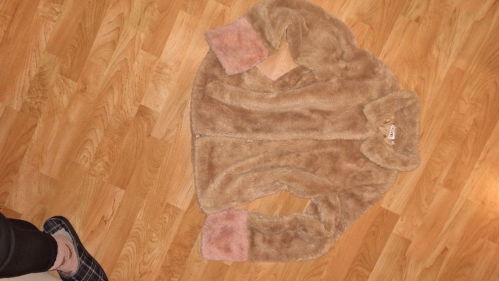 Пухкаво тинейджърско кожуче