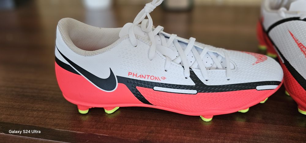 Ghete fotbal Nike Phantom mărimea 40