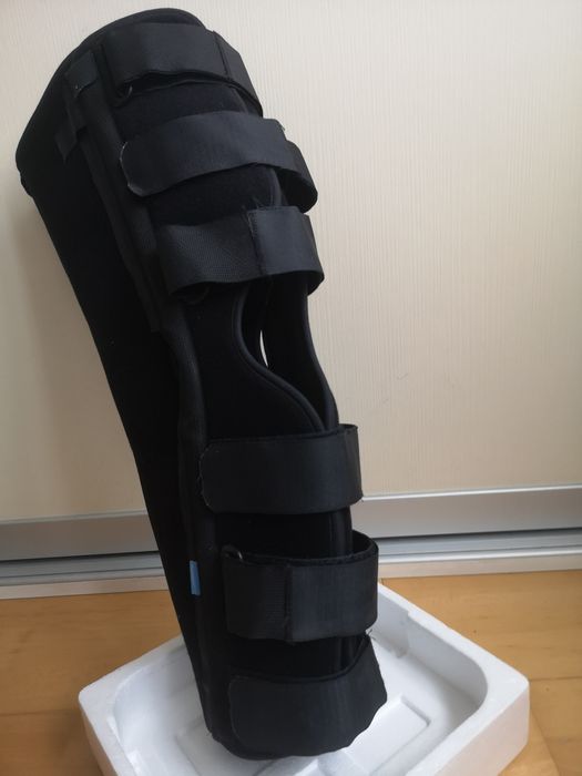 Orteza fixa de genunchi atela de imobilizare  genunchi