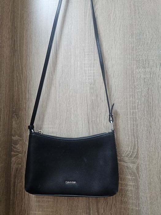 Calvin klein малка чанта