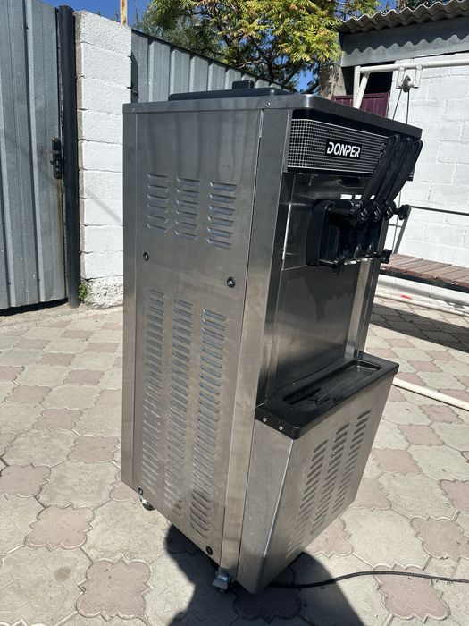 Продам мороженое аппарат и холодильник