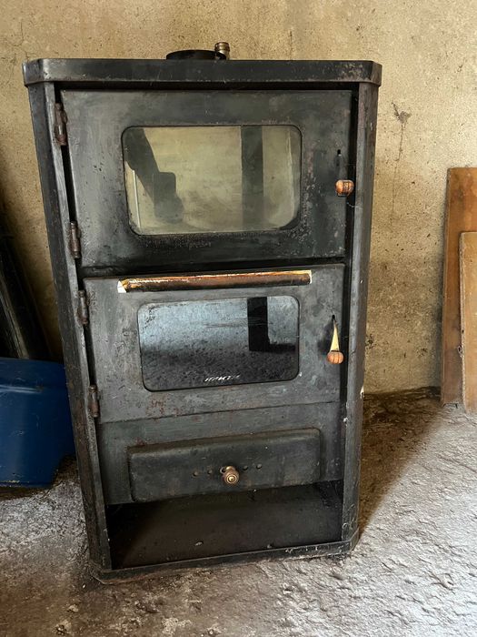 Продавам печка с водна риза