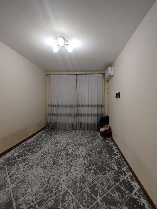 Sotiladi srochni 1 xona