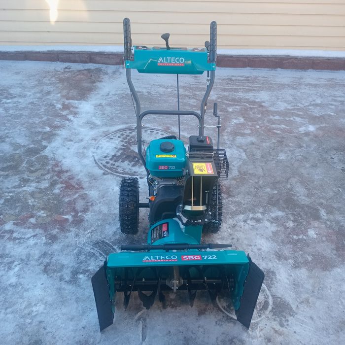 Снегоуборочная машина Алтеко