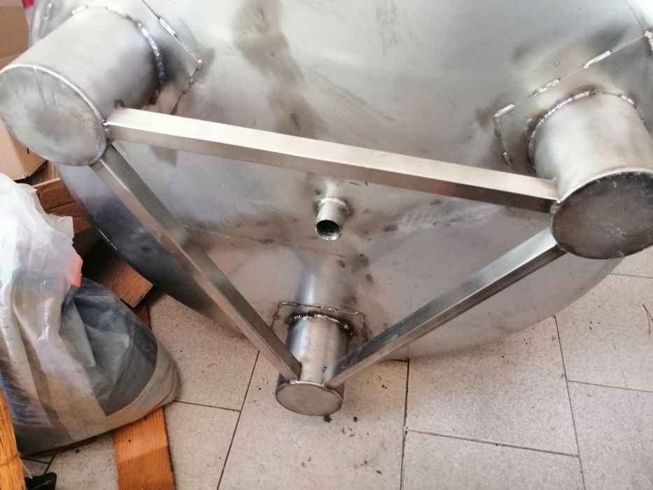 Буферен съд за гореща вода от неръждавейка 1000 литра