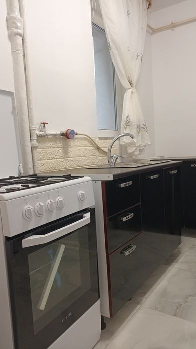 Închiriez apartament cu doua camere în Alee Trandafirilor
