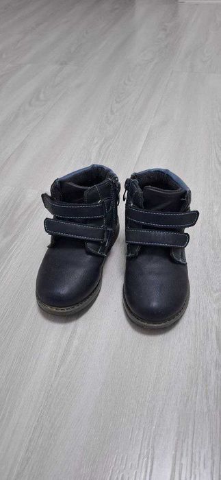 Продам детские демисезонные ботиночки