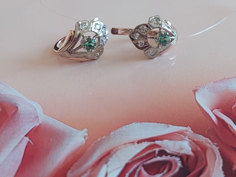 Золотые серьги с бриллиантами